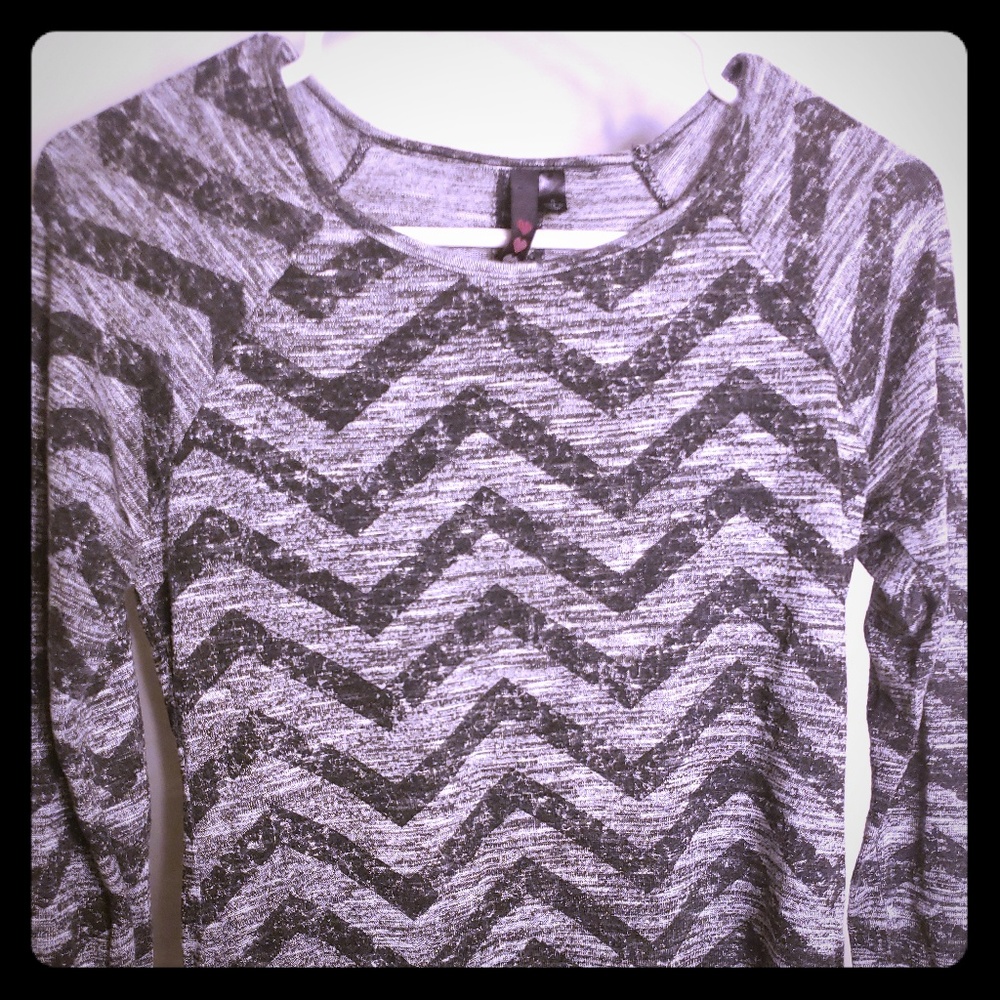 Grey/Dark Grey Long Sleeve Zigzag Striped Shirt
